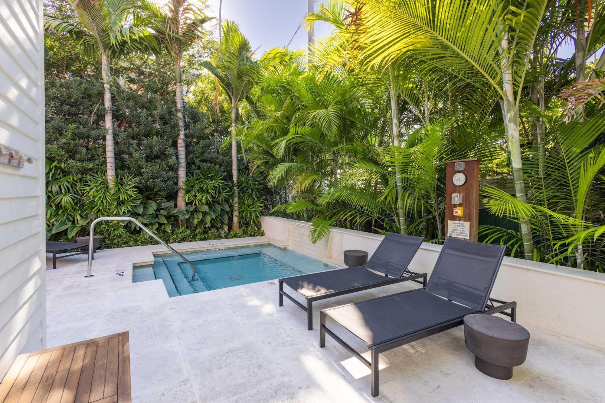 Takeover At The Grand Maloney Key West Exterior foto